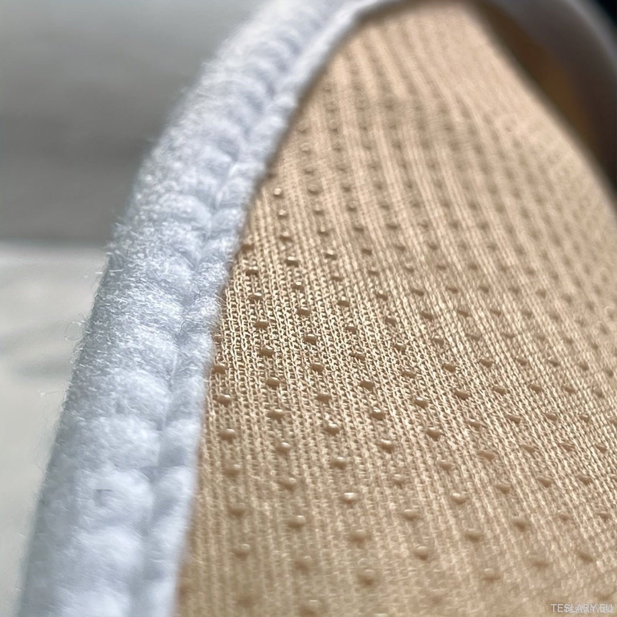 Protective Front Seat Covers for Tesla Model 3 / Y in Black or White - TESLARY Tesla Shop Accessories Europe Nederlands Dublin Cork Ireland Deutschland Espana Alicante France Italia