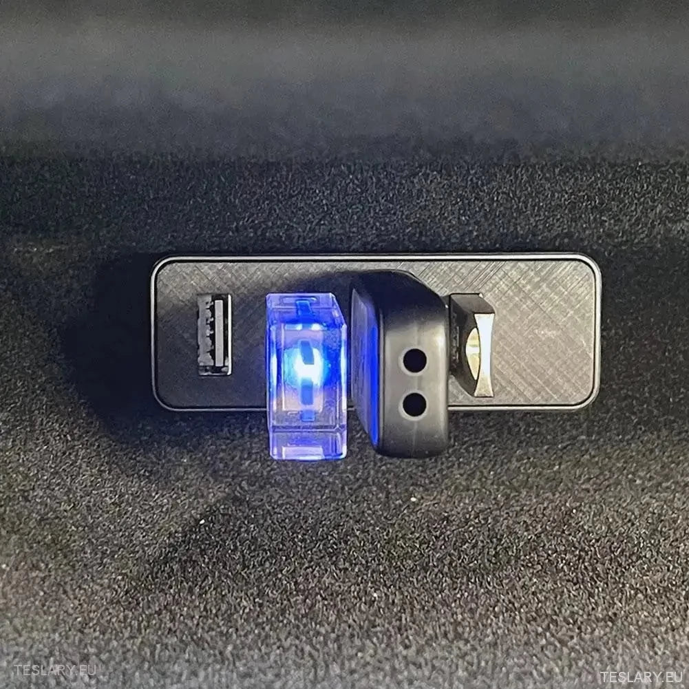 Tesla 3 Highland Glove Box Docking Station 4 Ports - TESLARY Tesla Shop Accessories Europe Nederlands Dublin Cork Ireland Deutschland Espana Alicante France Italia