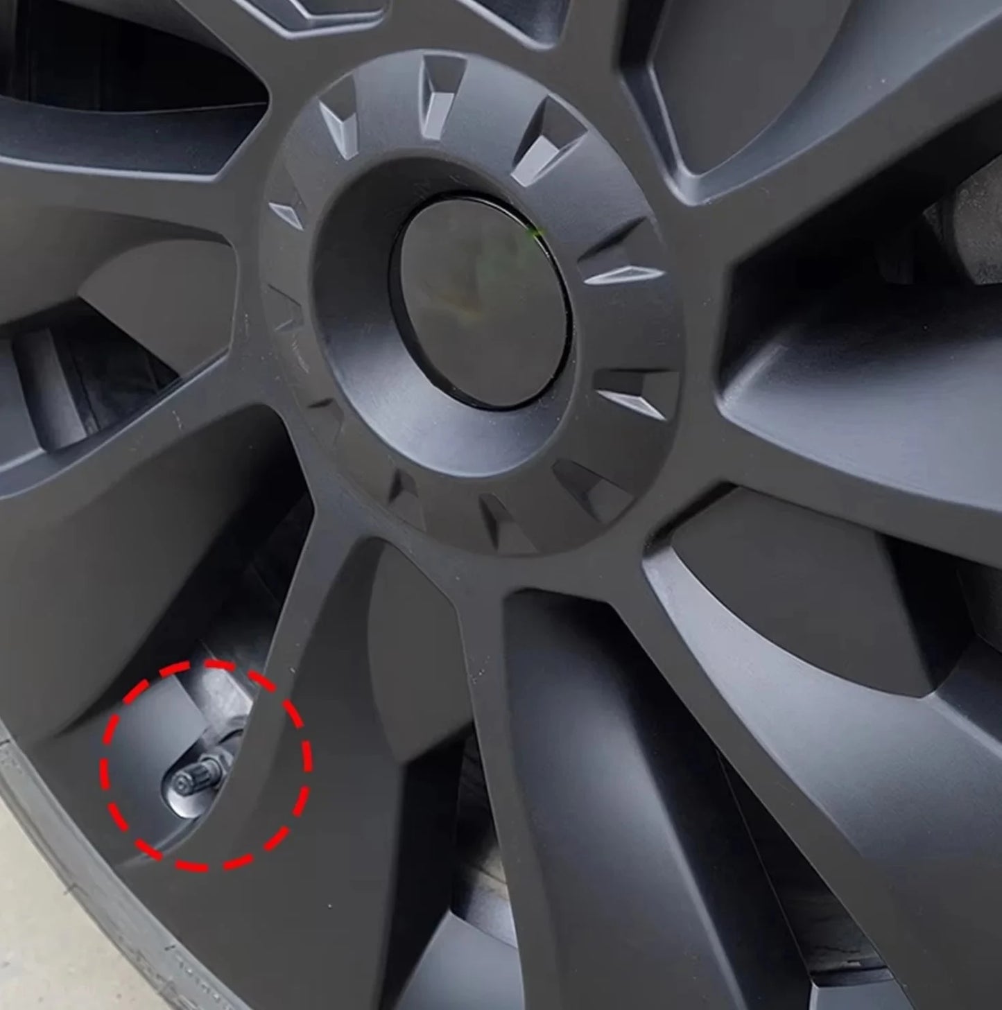 Tesla Modell 3 18" UNIK S23-ytelse – pistolmetallgrå